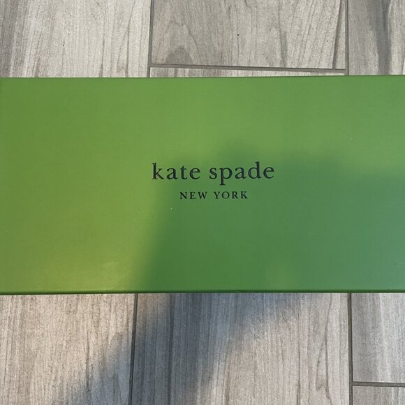 Kate Spade EMPTY shoe box - storage, organization, or gift - excellent condition - Picture 2 of 3